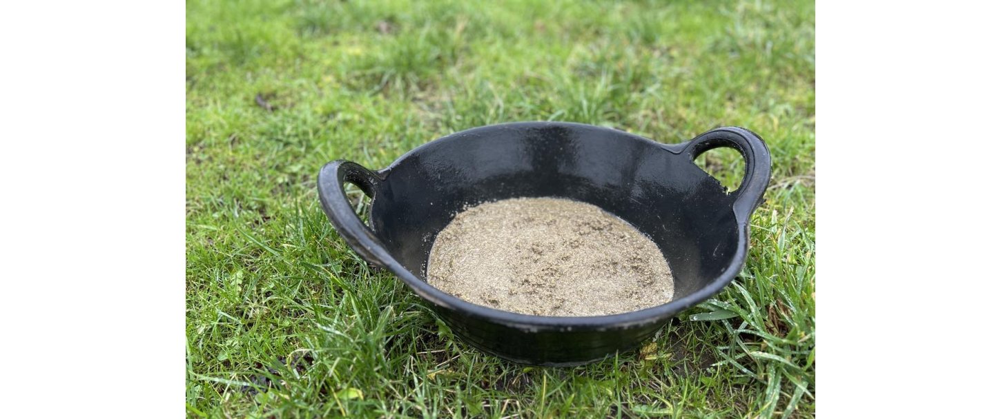 Er det virkelig bedst for hesten at blande vitaminer og mineraler i mash?